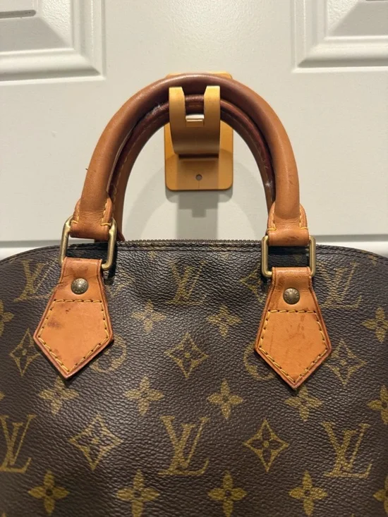 Louis Vuitton Monogram Alma - Picture 11 of 13